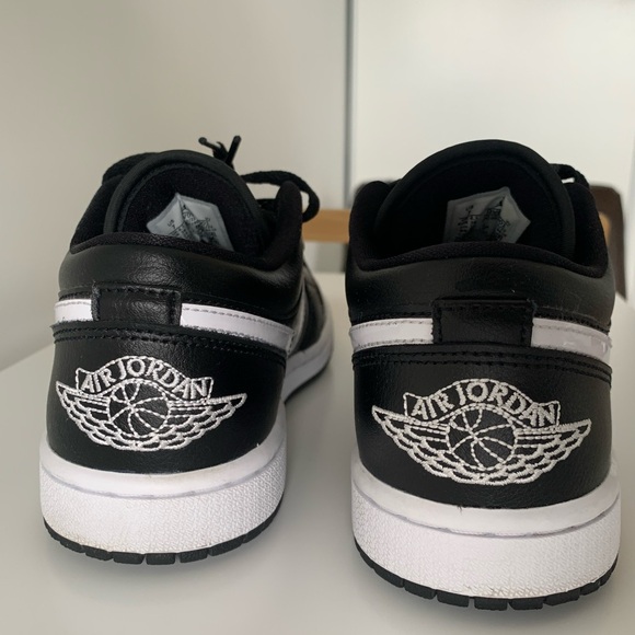 Nike Air Jordan 1 Low US 7 (W) - Picture 4 of 9